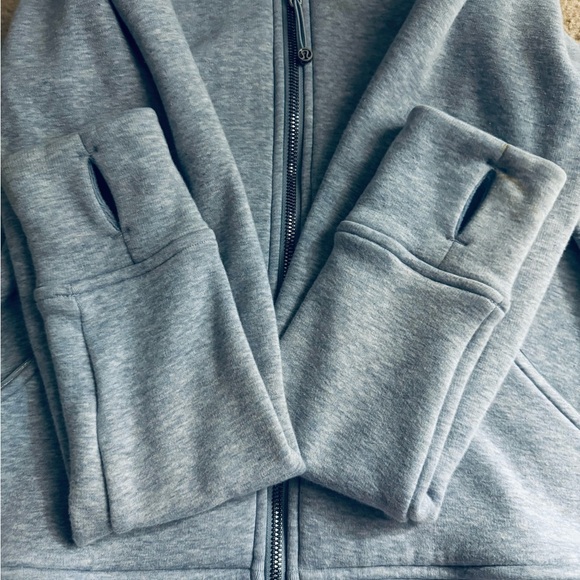 Women's Lululemon Scuba Zip-Up Hoodie - Picture 4 of 5